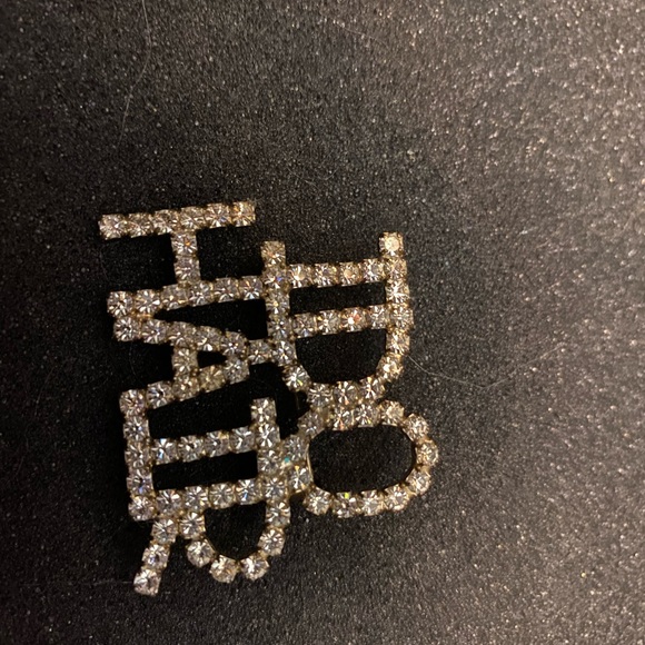 Stylist Hairdresser Beautician Pins Brooches Gold tone and Rhinestone - Picture 5 of 6